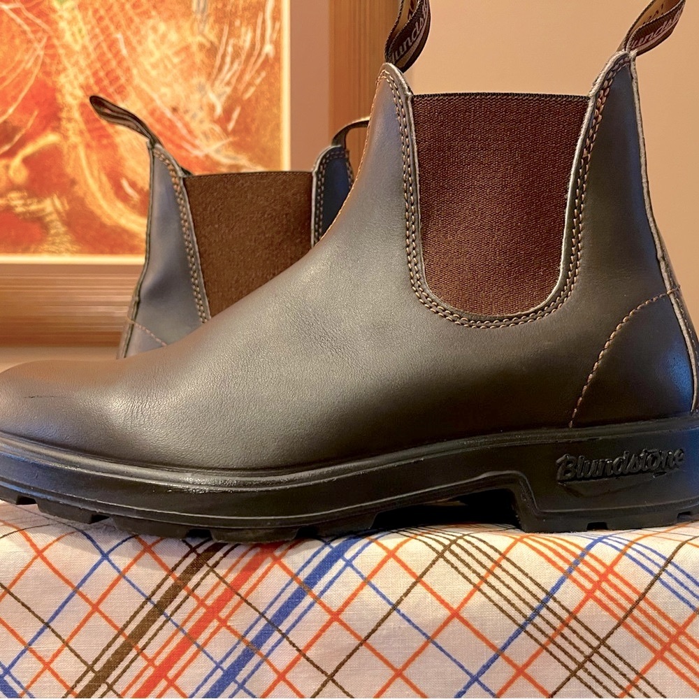 Blundstone Originals #500 Chelsea boots - Women’s size 9 in gorgeous Stout Brown